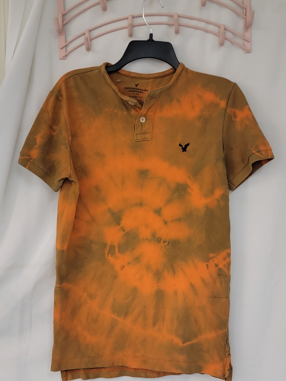 American Eagle Outfitters Men’s Orange Tie-Dye Henley Shirt